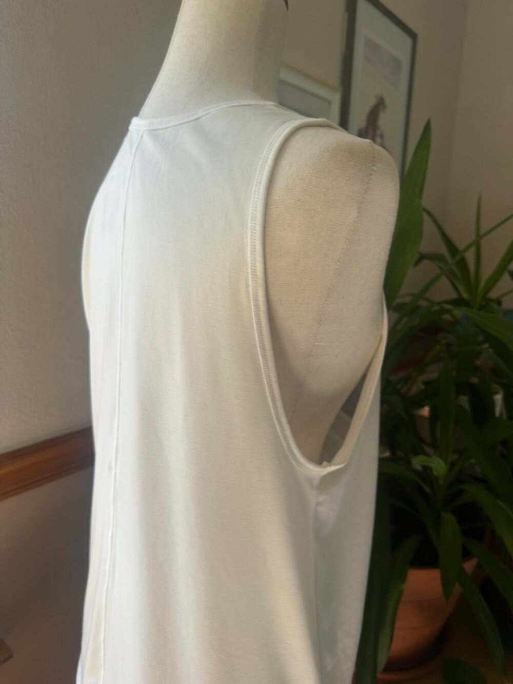 All In Motion Women's Tank, Like New, White with Mountain Graphic, Size M. - Picture 3 of 8